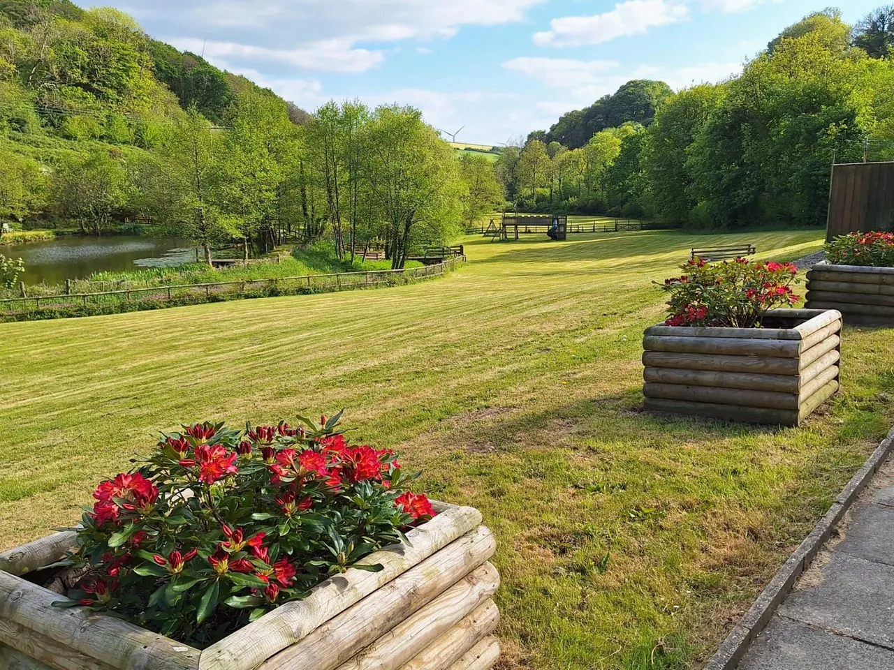 Seven Characterful Cottages & 4.5 Acres, West Down, photo 4