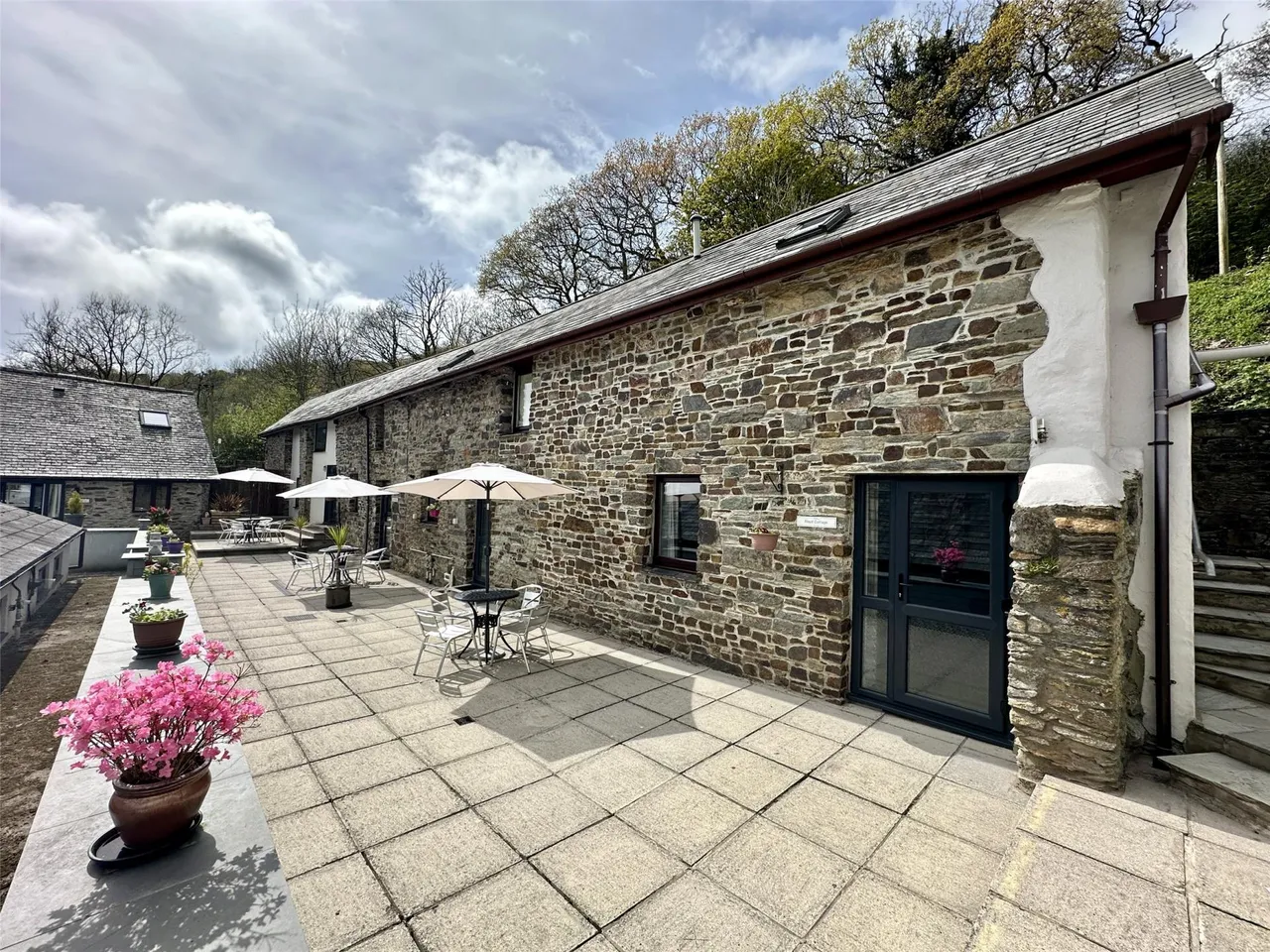 Seven Characterful Cottages & 4.5 Acres, West Down, photo 28
