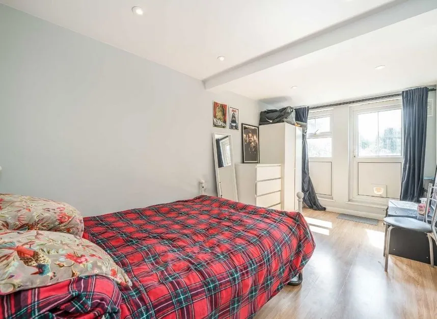Wandsworth Road, South Lambeth, SW8, photo 5