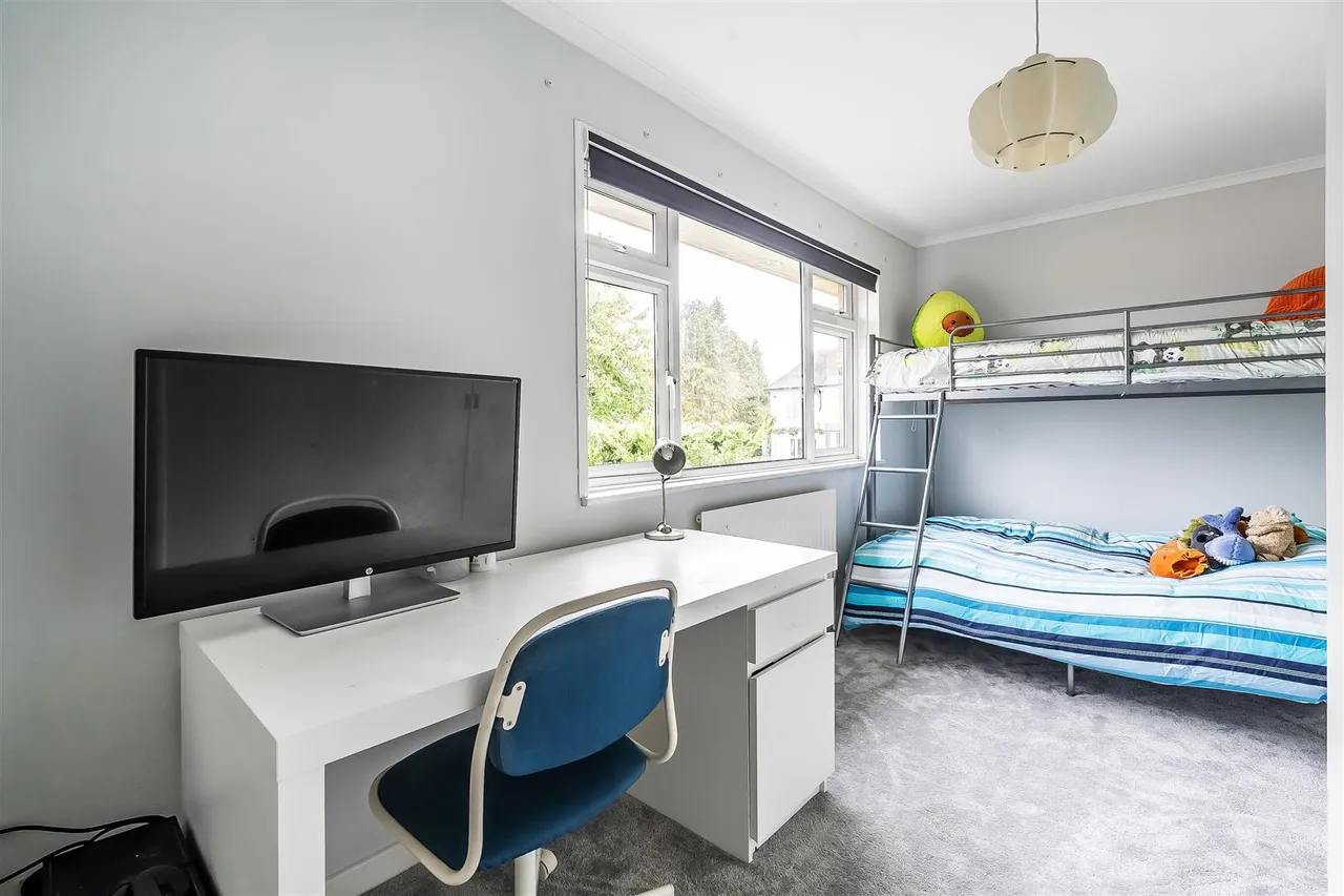 Agates Lane, Ashtead, KT21, photo 10