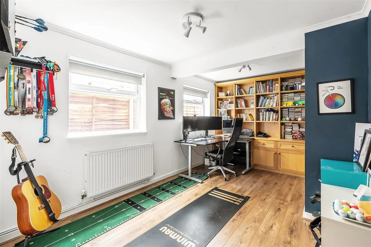 Agates Lane, Ashtead, KT21, photo 14