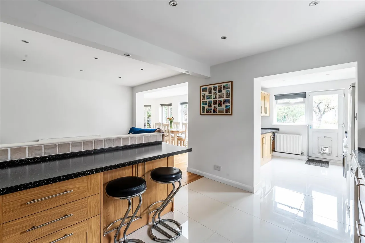 Agates Lane, Ashtead, KT21, photo 18