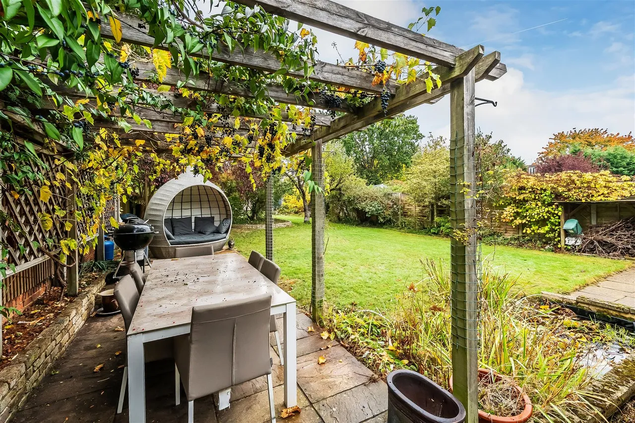 Agates Lane, Ashtead, KT21, photo 24
