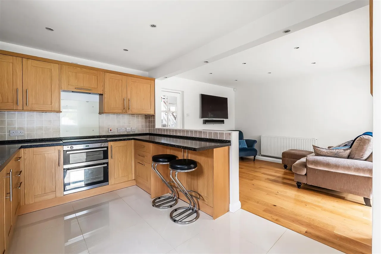 Agates Lane, Ashtead, KT21, photo 19