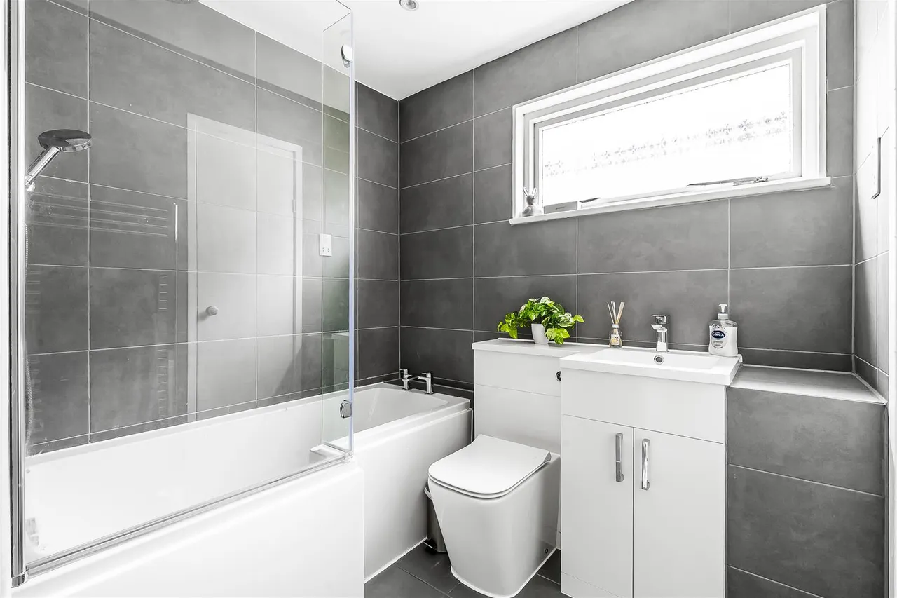 Agates Lane, Ashtead, KT21, photo 12