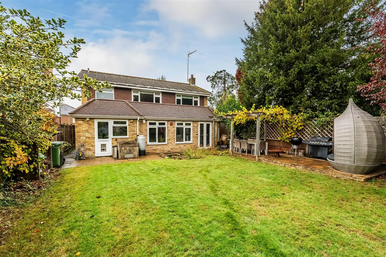 Agates Lane, Ashtead, KT21, photo 28