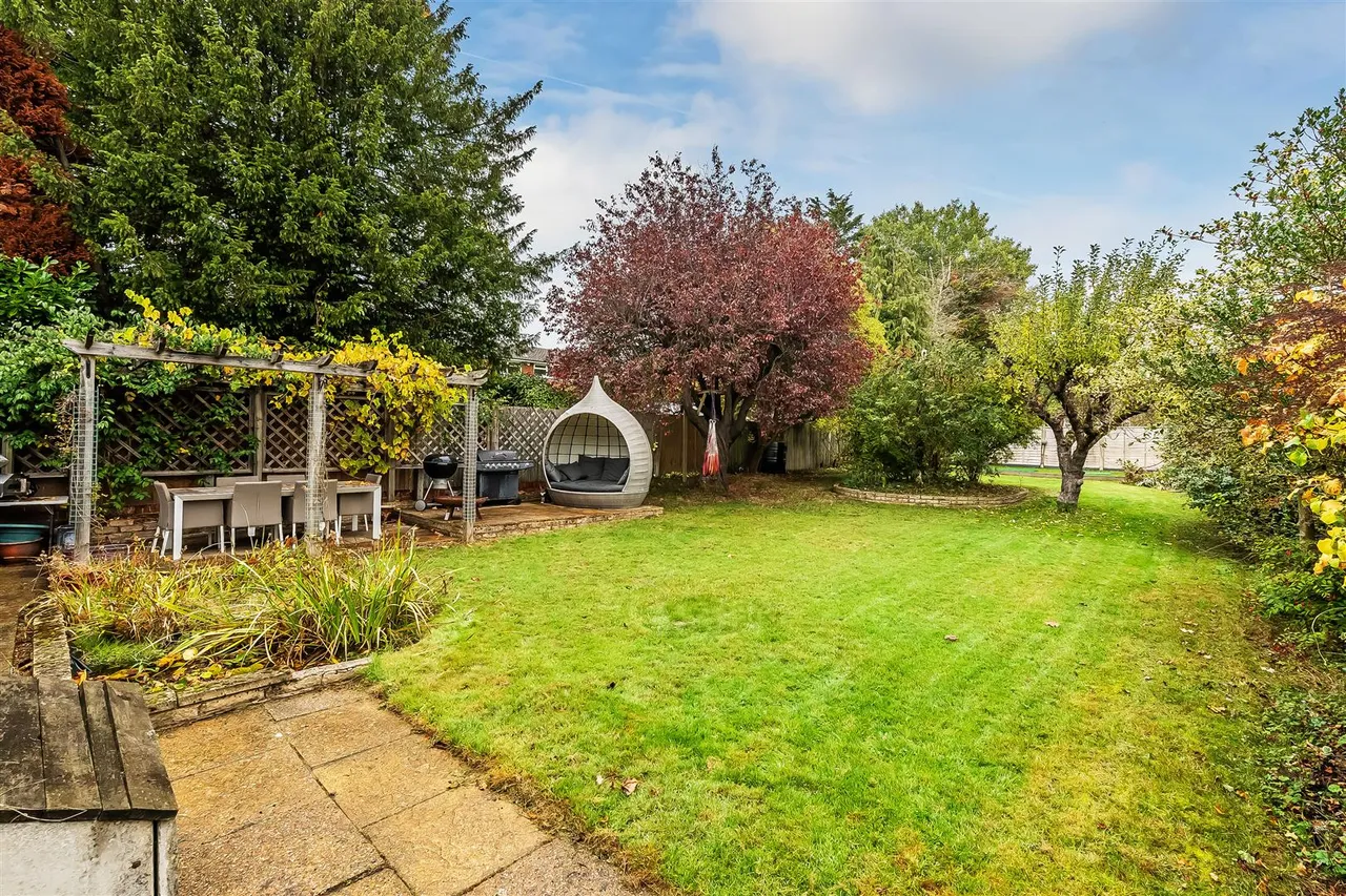 Agates Lane, Ashtead, KT21, photo 23