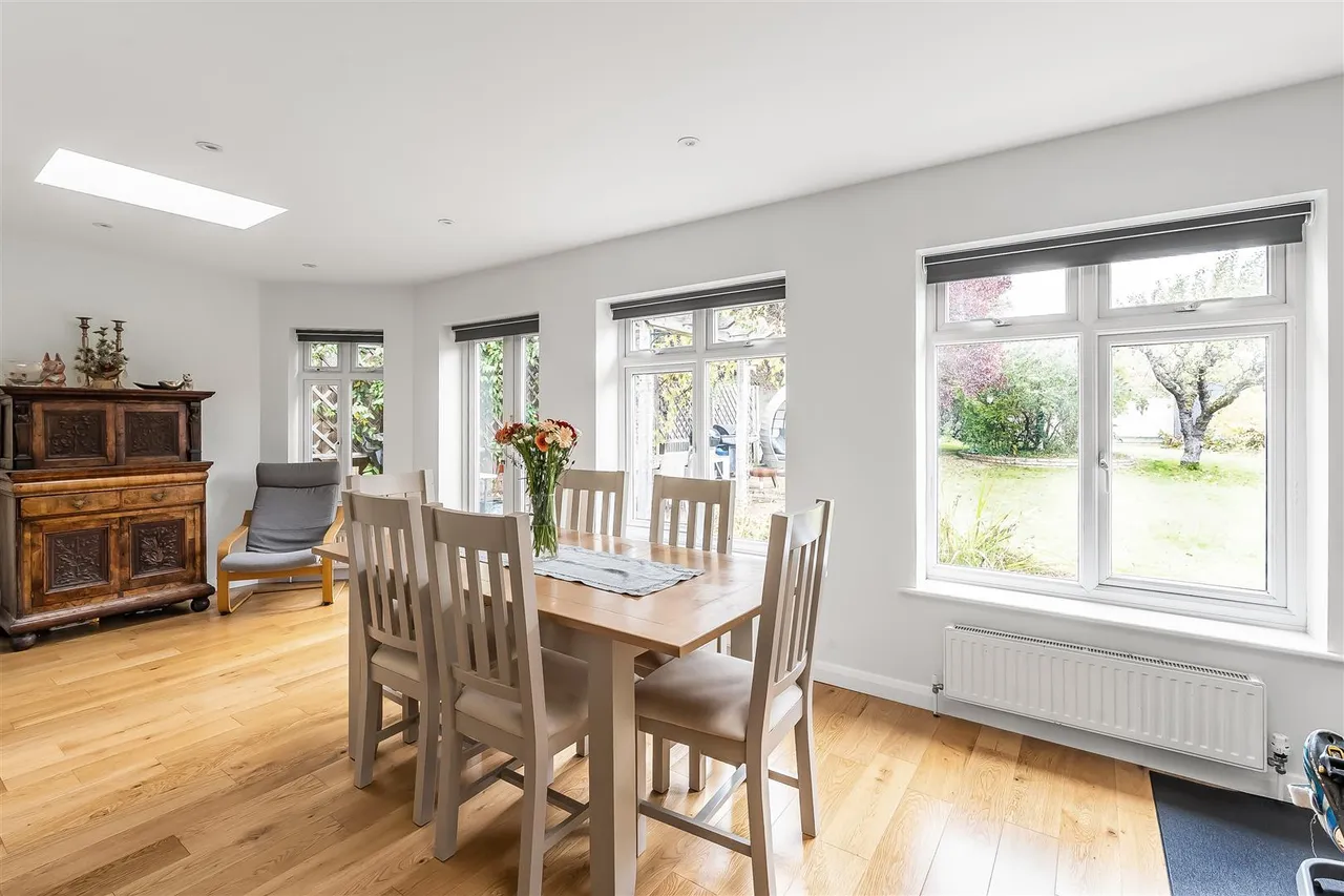 Agates Lane, Ashtead, KT21, photo 2