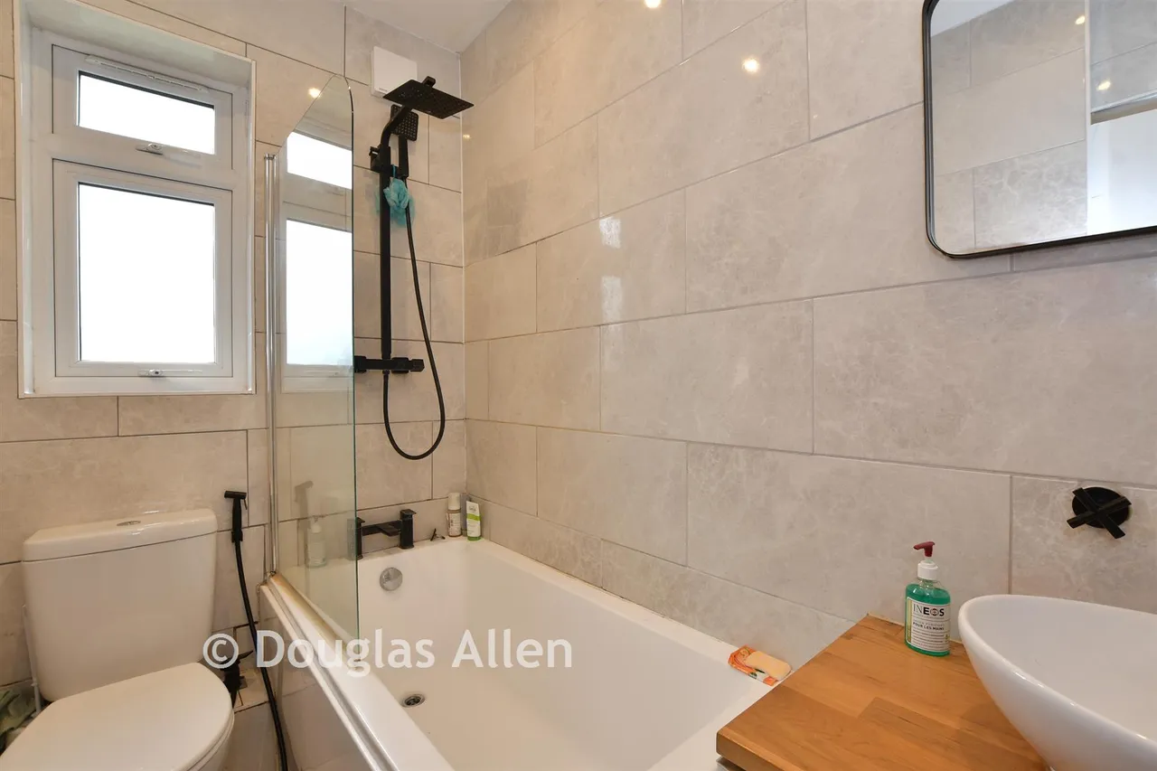 Oval Road North, Dagenham, RM10, photo 7