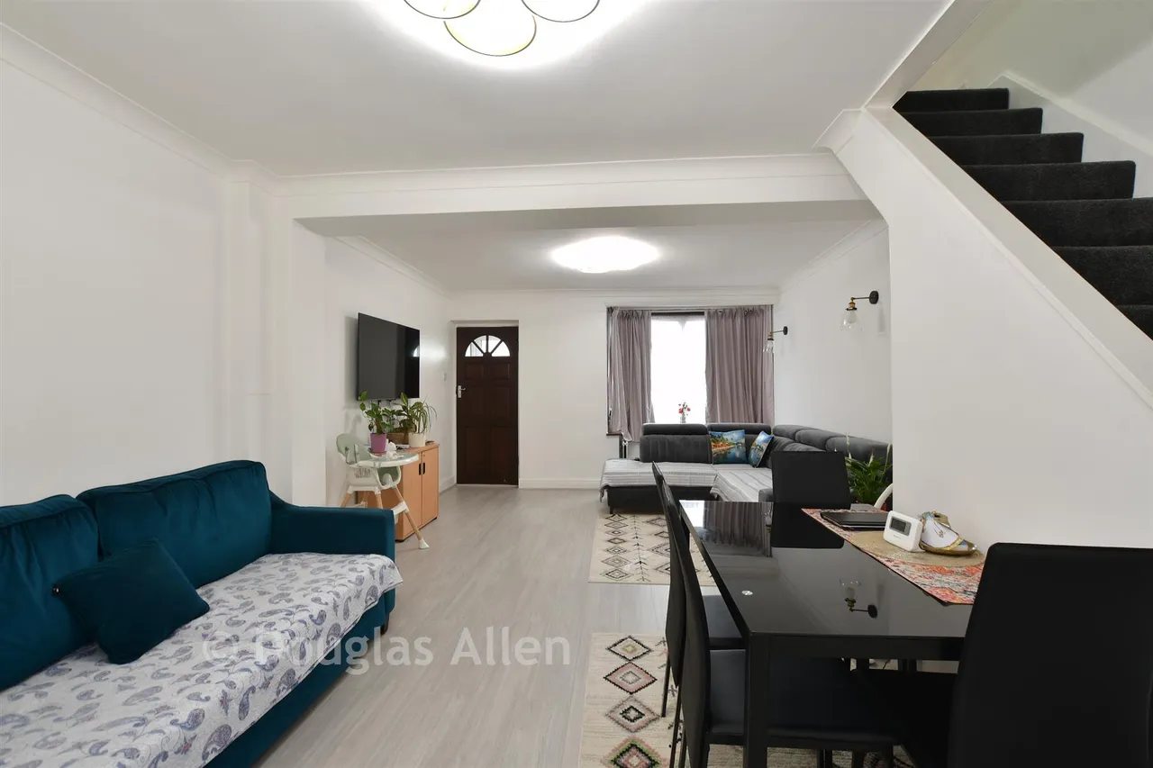 Oval Road North, Dagenham, RM10, photo 8