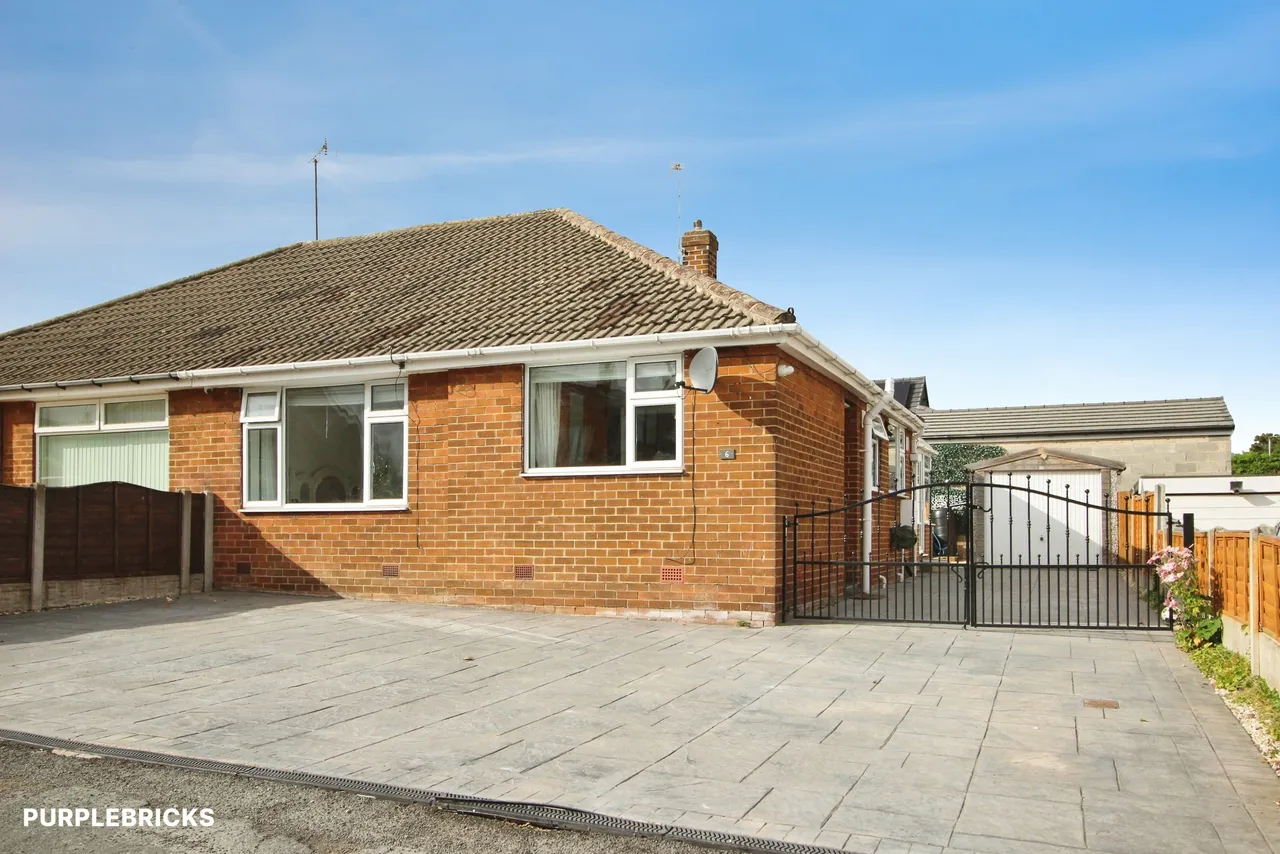 2 bed house for sale, Ash Street, Wakefield, WF3