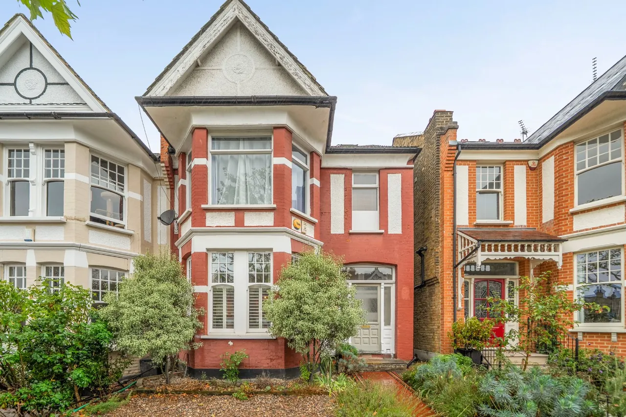2 bed flat for sale, Conway Road, London, N14