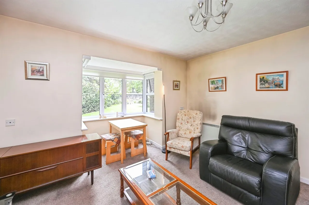 Tudor Court, Liverpool, L19, photo 6