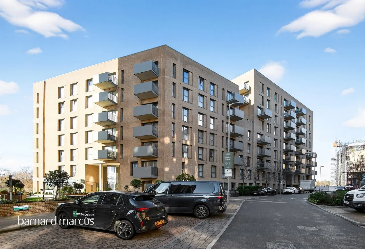 2 bed flat for sale, Moorhen Drive, London, NW9
