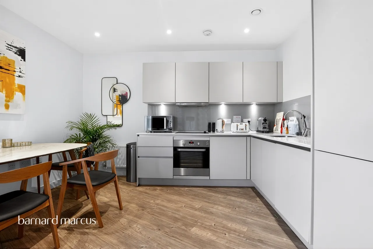 Moorhen Drive, London, NW9, photo 2