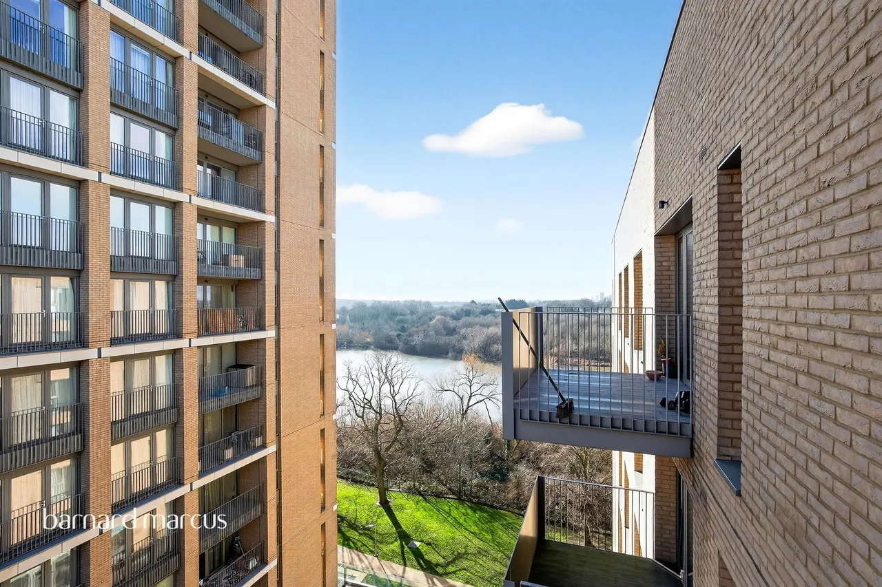 Moorhen Drive, London, NW9, photo 6
