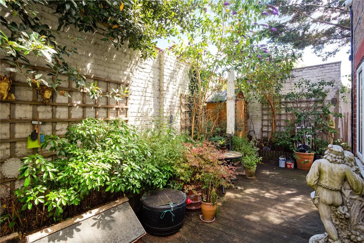 Upper Richmond Road West, London, SW14, photo 11