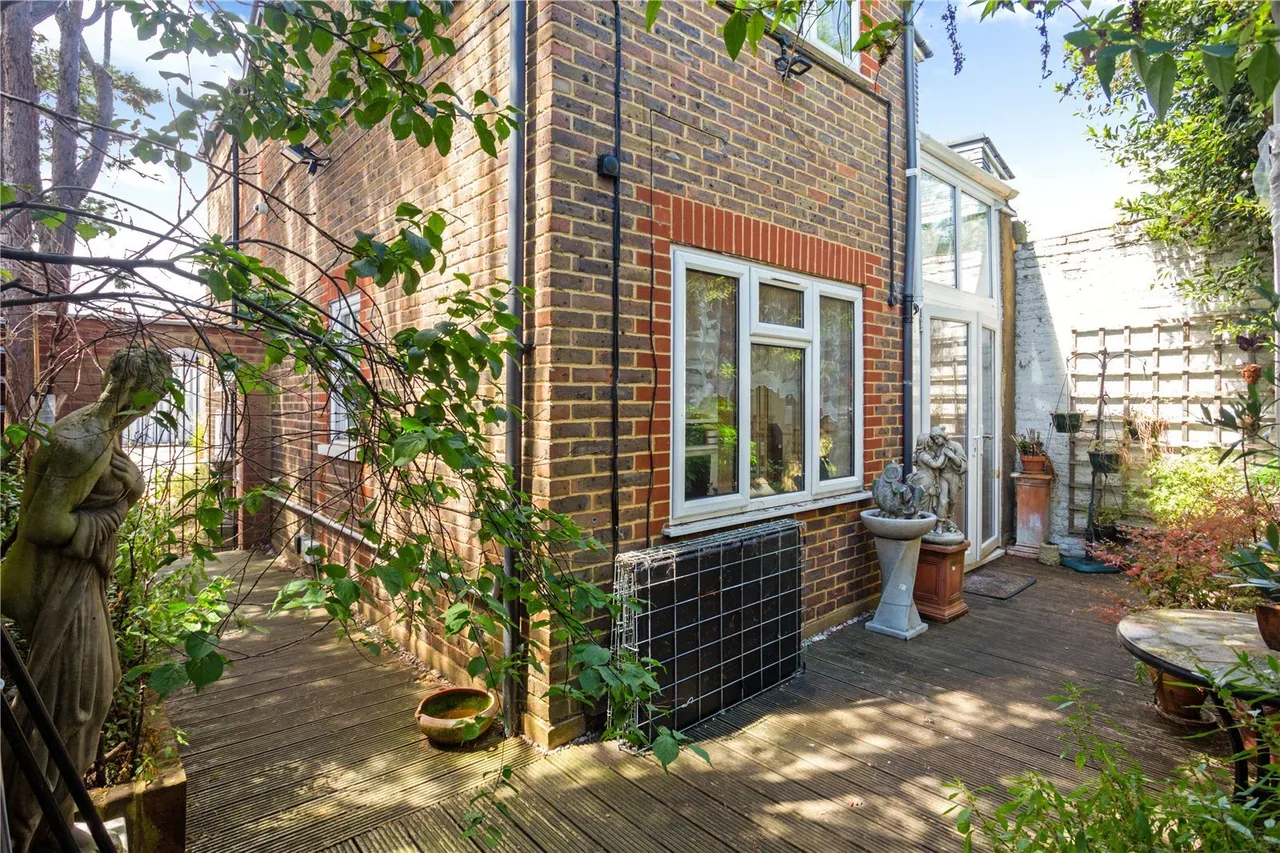 Upper Richmond Road West, London, SW14, photo 6