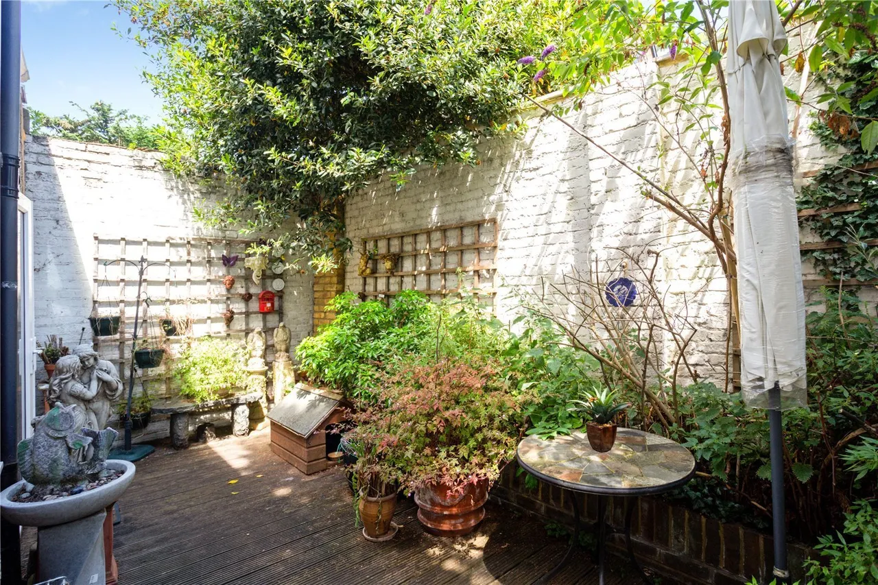 Upper Richmond Road West, London, SW14, photo 2