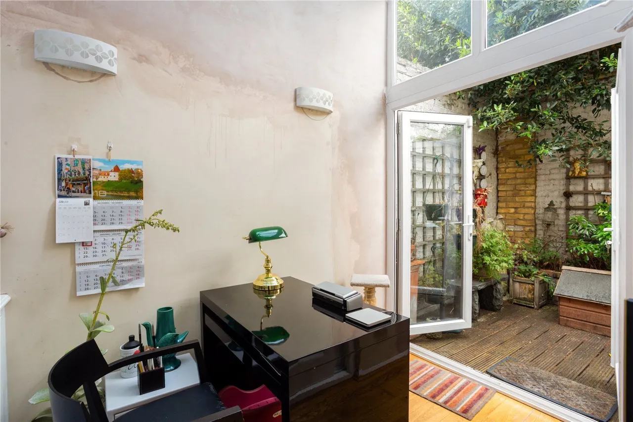 Upper Richmond Road West, London, SW14, photo 8