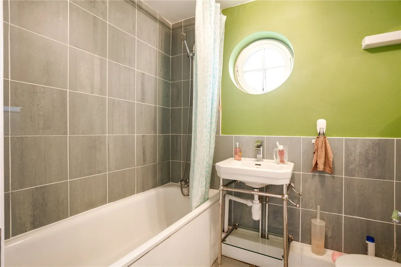 Upper Richmond Road West, London, SW14, photo 10