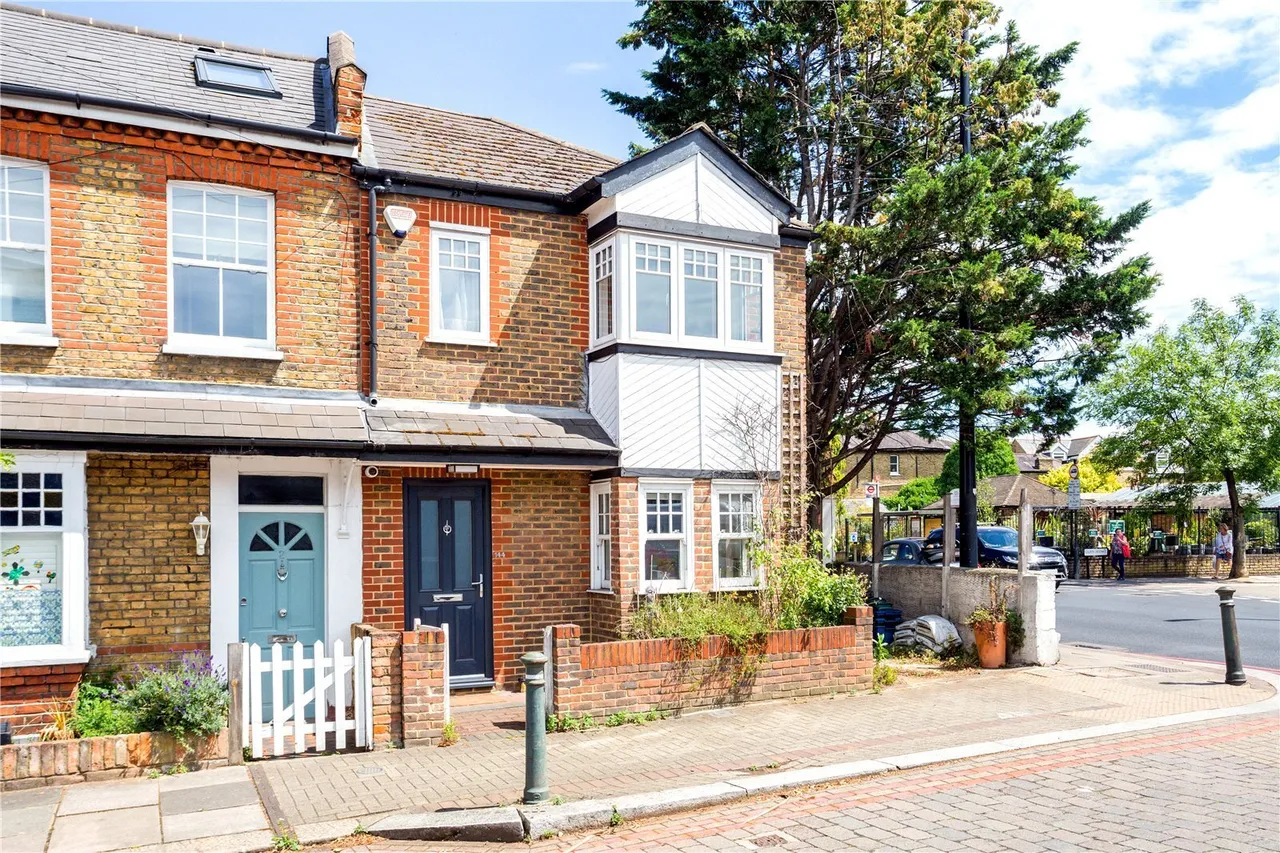 3 bed house for sale, Upper Richmond Road West, London, SW14