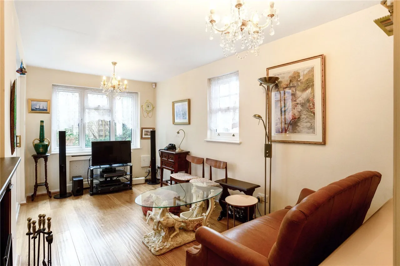 Upper Richmond Road West, London, SW14, photo 4