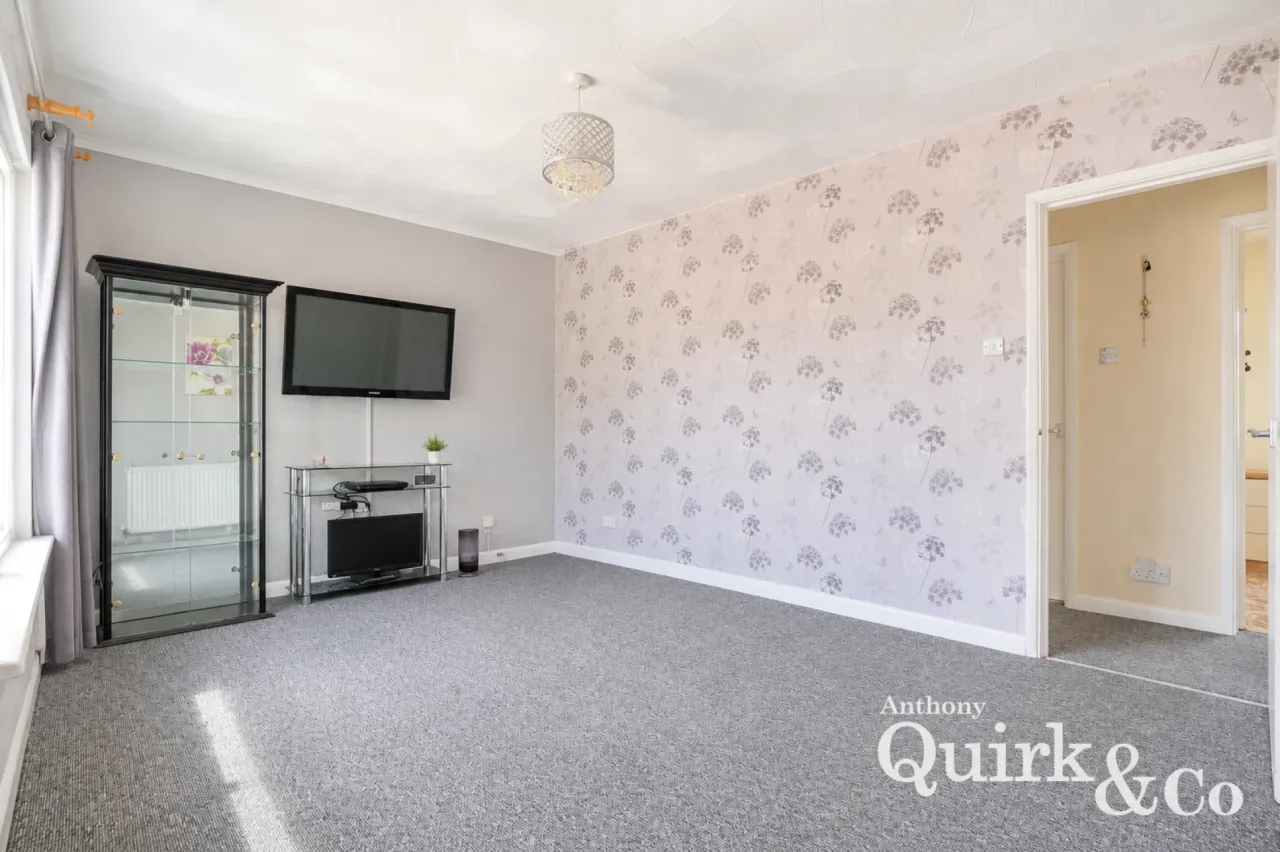 Gainsborough Avenue, Canvey Island, SS8, photo 4