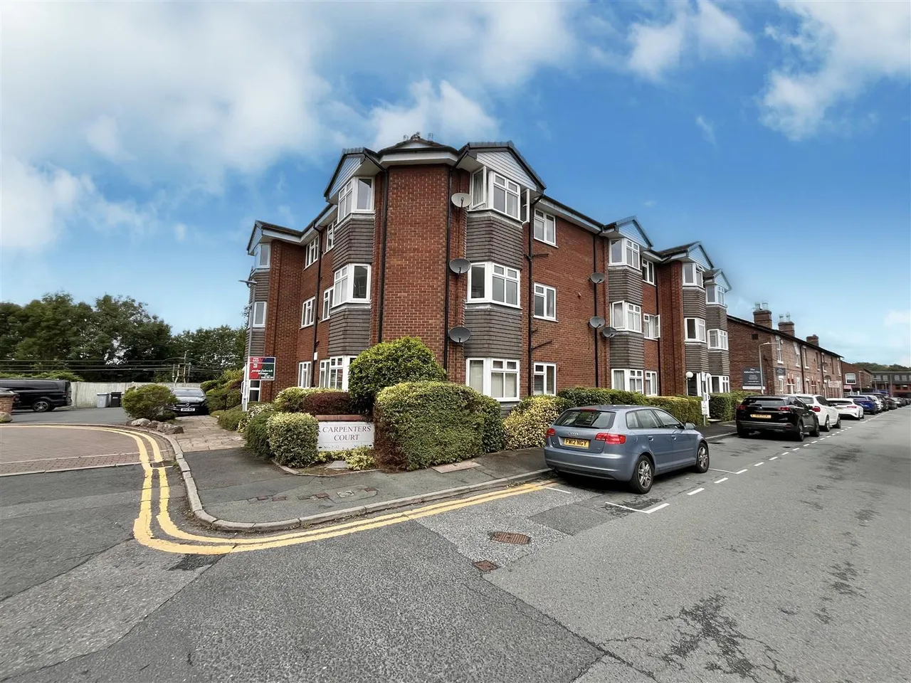2 bed flat for sale, South Street, Alderley Edge, SK9