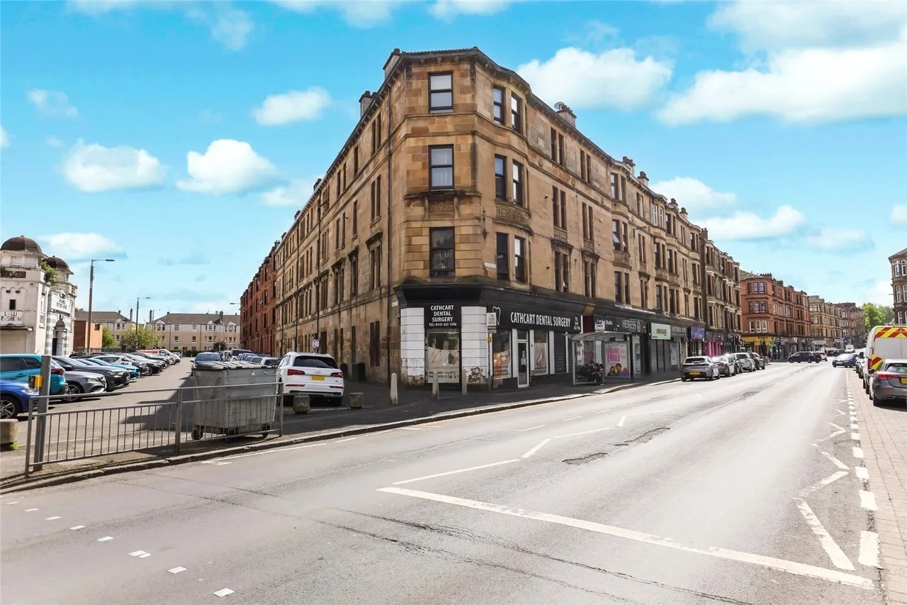 2 bed flat for sale — Cathcart Road, Glasgow, G42