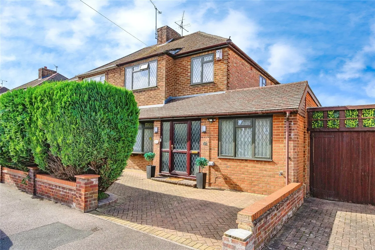 3 bed house for sale — Brandreth Avenue, Dunstable, Bedfordshire, LU5