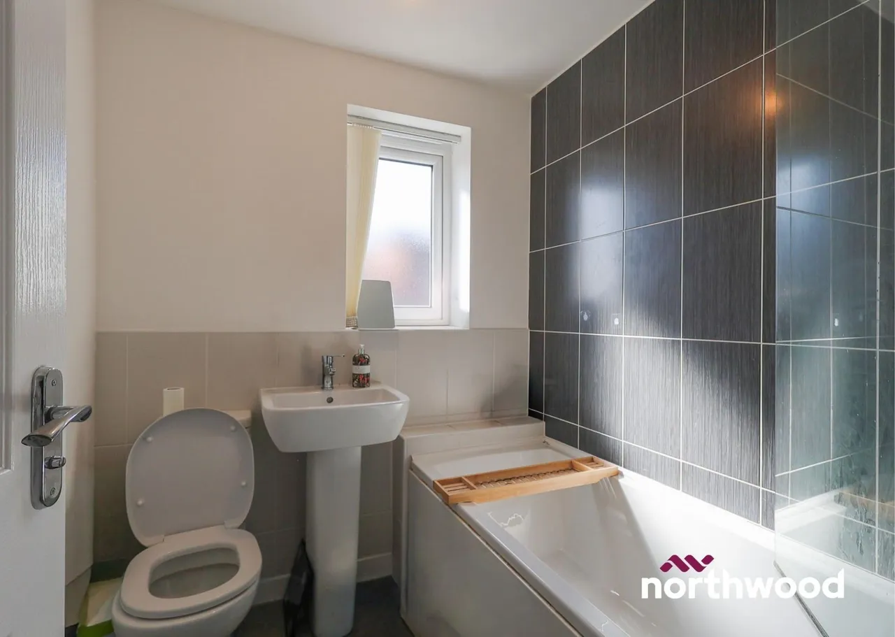 Holly Drive, The Heath, CW11, photo 8