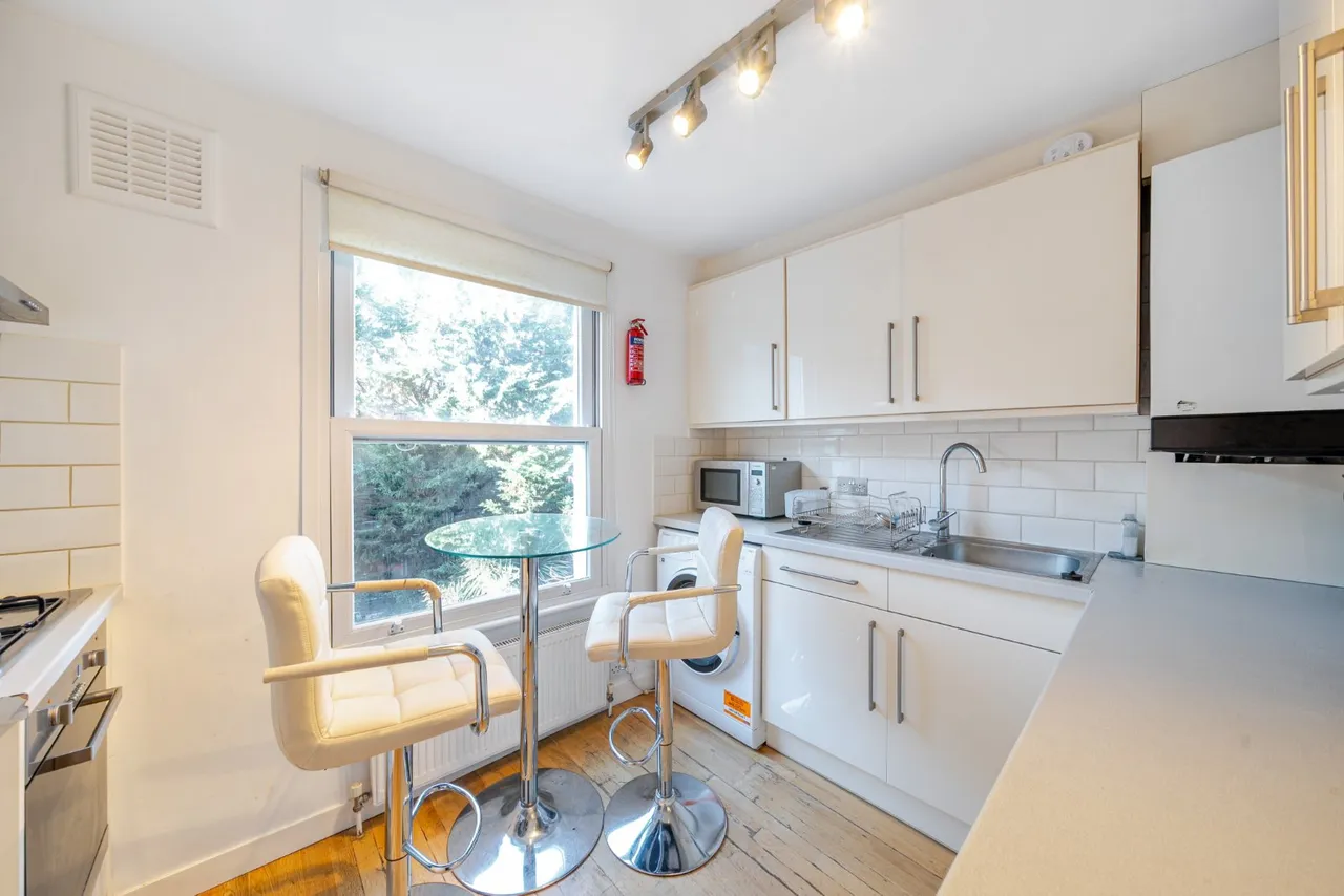 Fernhead Road, Queens Park, London, W9, photo 3