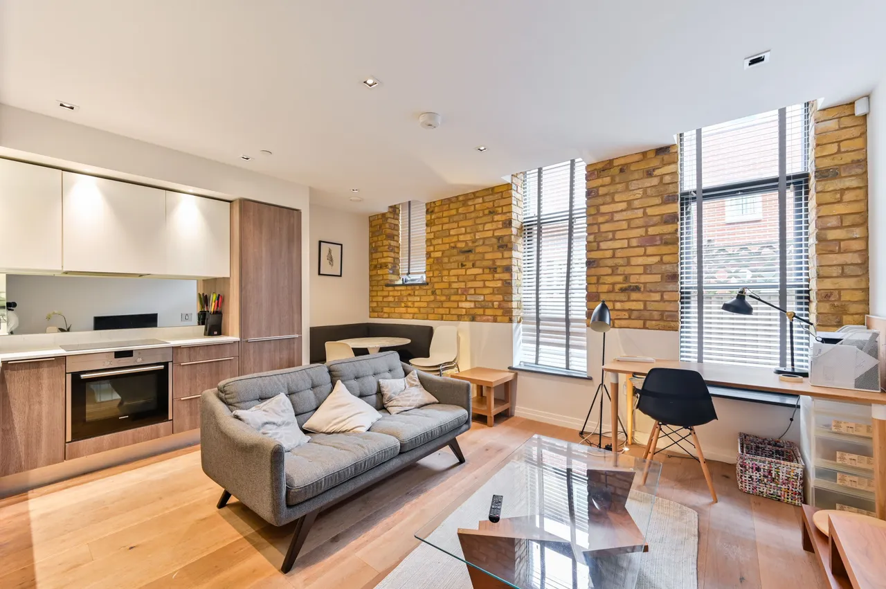 flat for sale — Apartment 10, 12 Lawn Lane, London