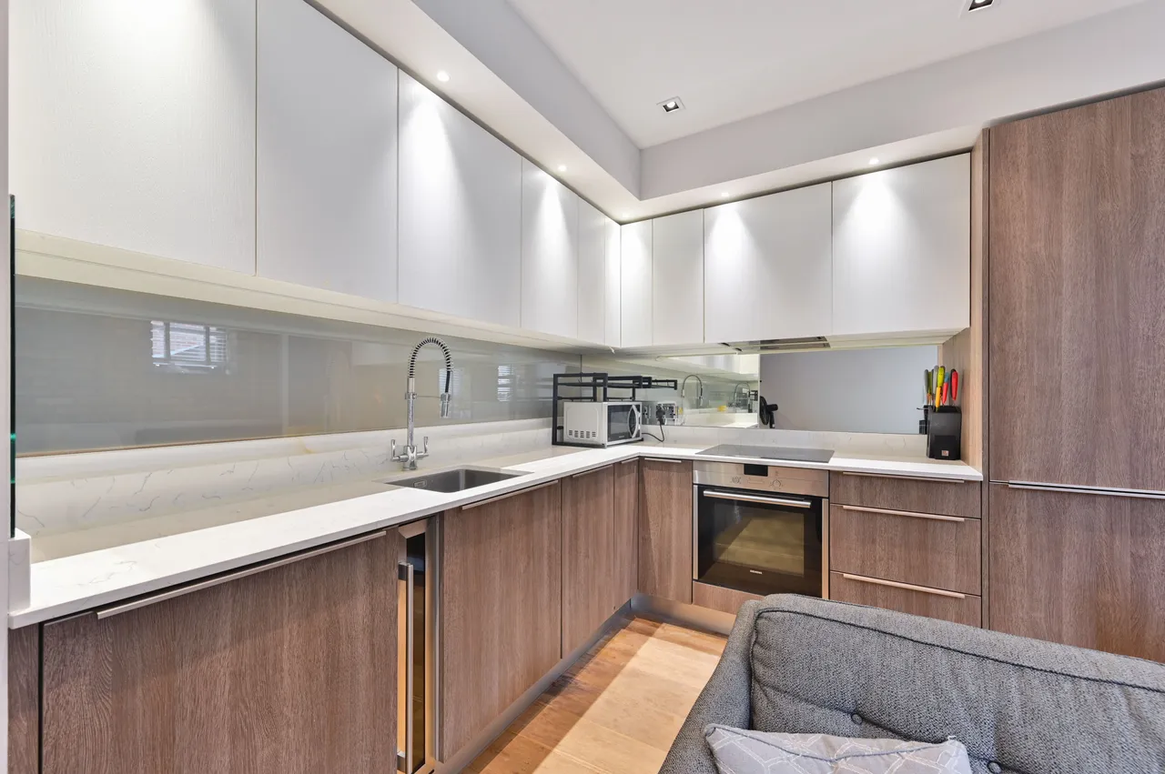 Apartment 10, 12 Lawn Lane, London, photo 4