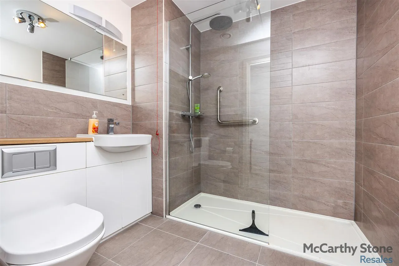 Ockford Road, Godalming, GU7, photo 7