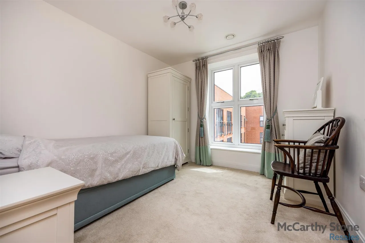 Ockford Road, Godalming, GU7, photo 8