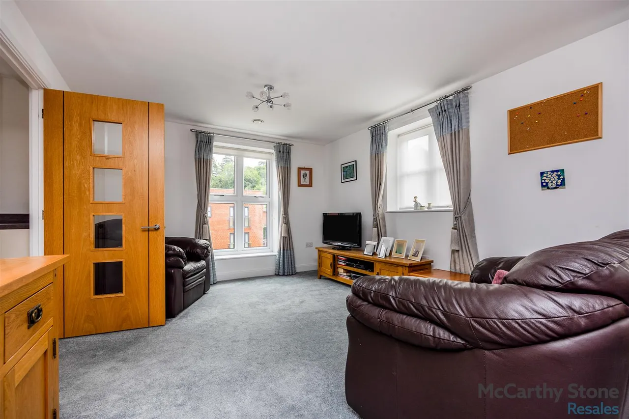 Ockford Road, Godalming, GU7, photo 16