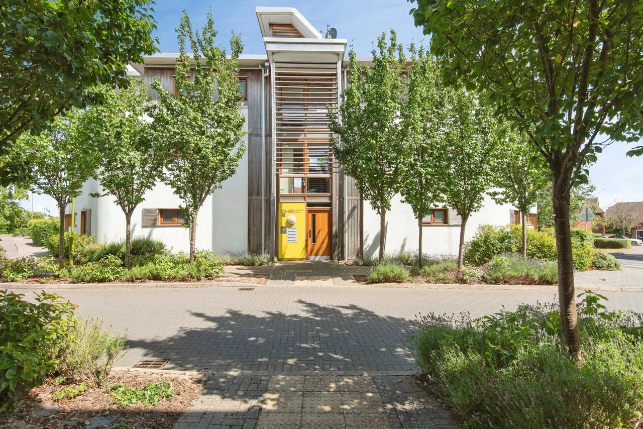 2 bed flat for sale — Hartington Place, Letchworth Garden City, Hertfordshire, SG6