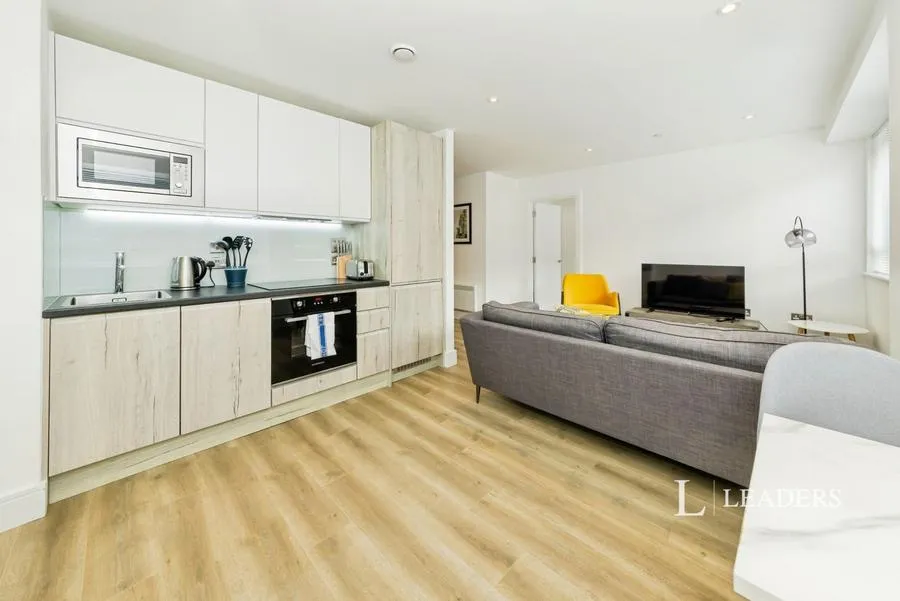 Wood Street, East Grinstead, RH19, photo 4