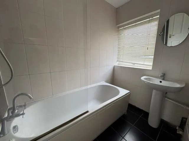 Fern Bank Drive, Manchester, photo 10