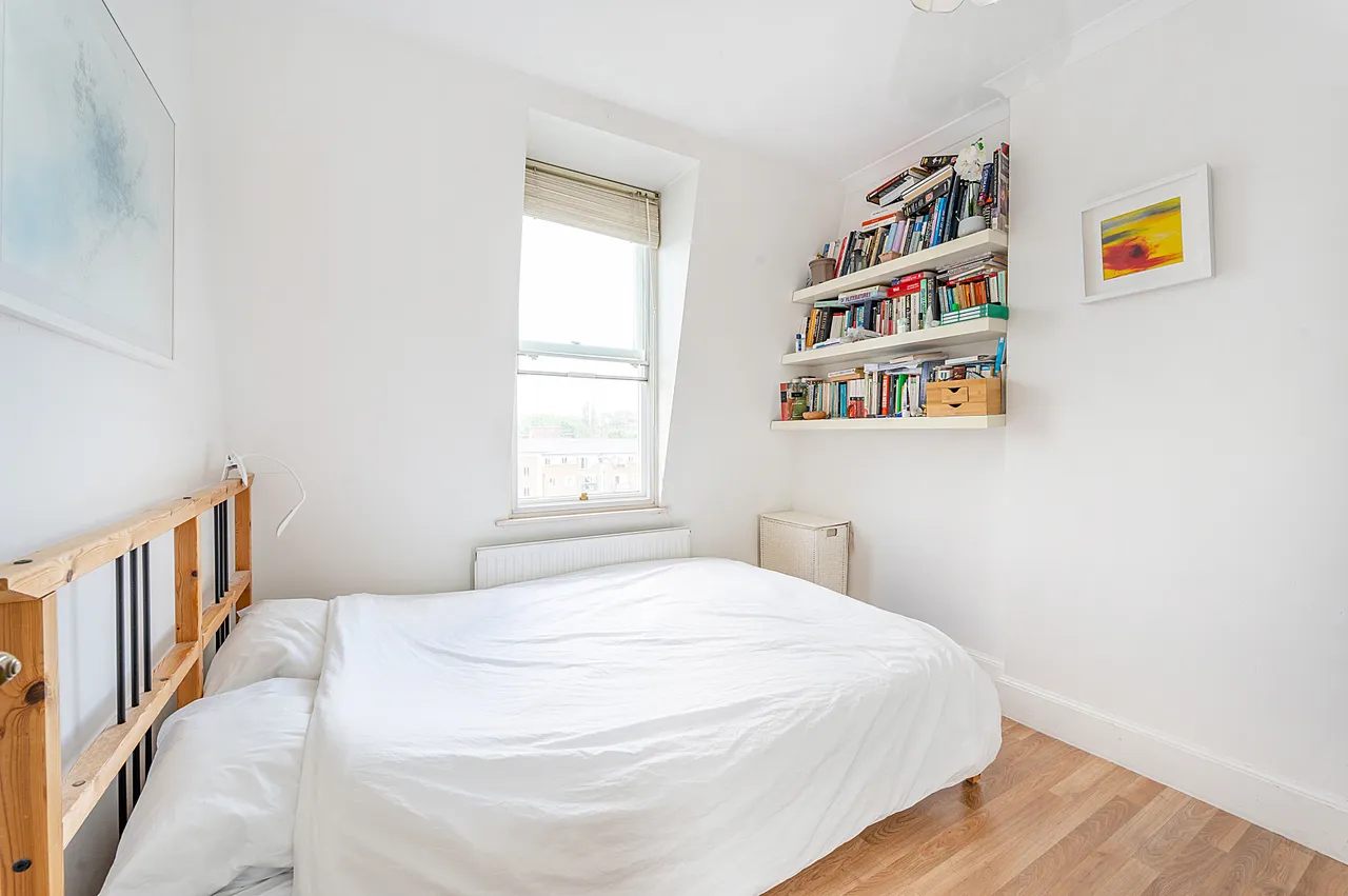 Flat 10, 62 Sinclair Road, London, photo 5