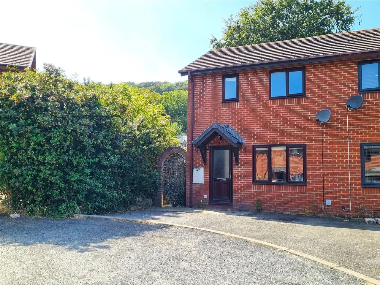 2 bed house for sale, Penrheidol, Penparcau, SY23