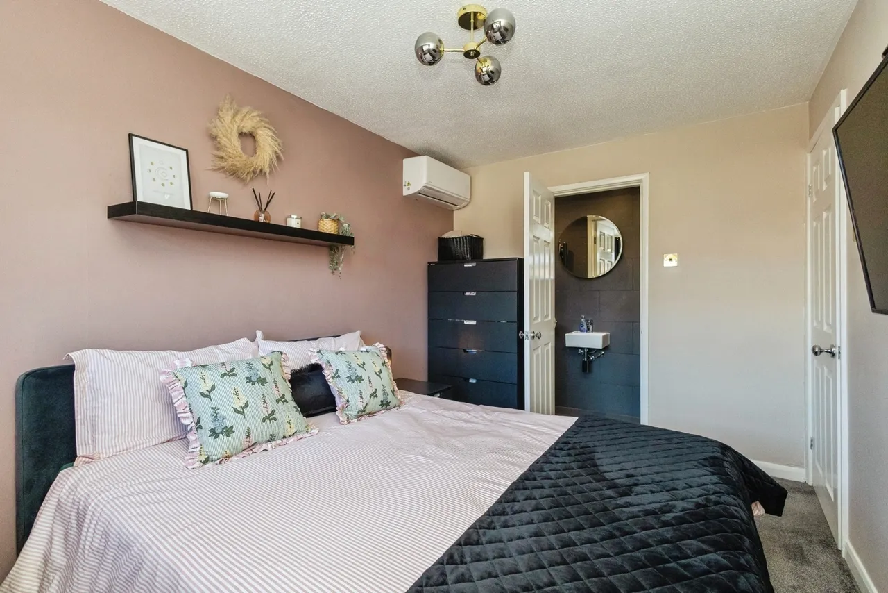 The Mere, Ashton-under-Lyne, Greater Manchester, OL6, photo 11