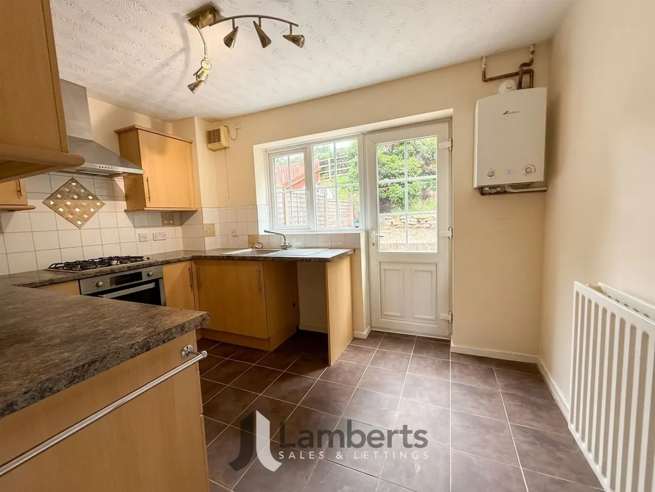 62 Abbey Close, Bromsgrove, photo 2