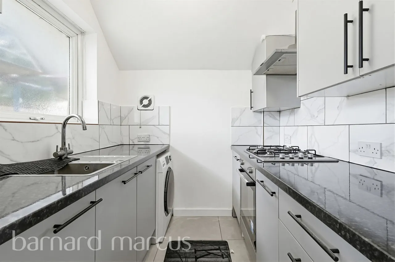Elmcroft Close, Feltham, TW14, photo 4