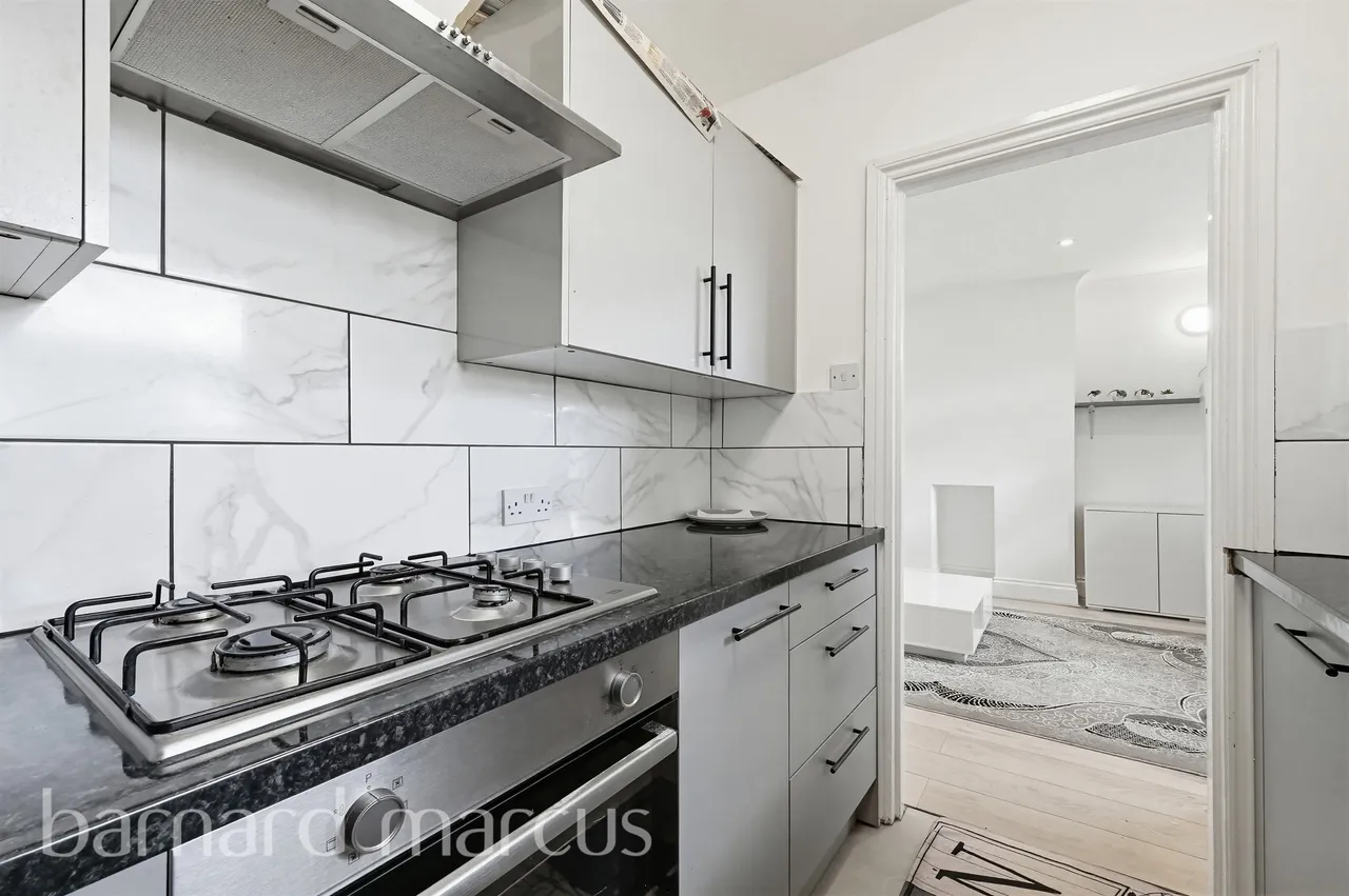Elmcroft Close, Feltham, TW14, photo 3
