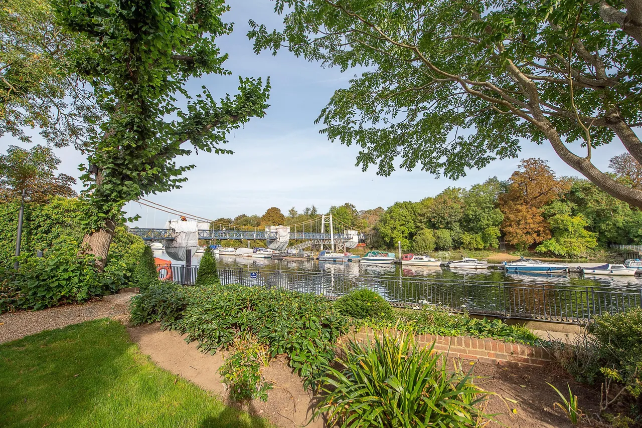 Broom Road, Teddington, TW11, photo 5