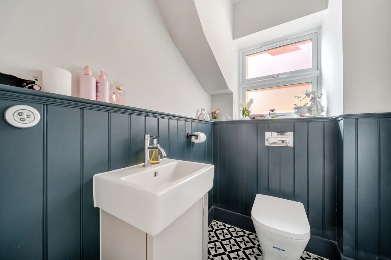 Brunswick Close, Epsom, KT17, photo 5