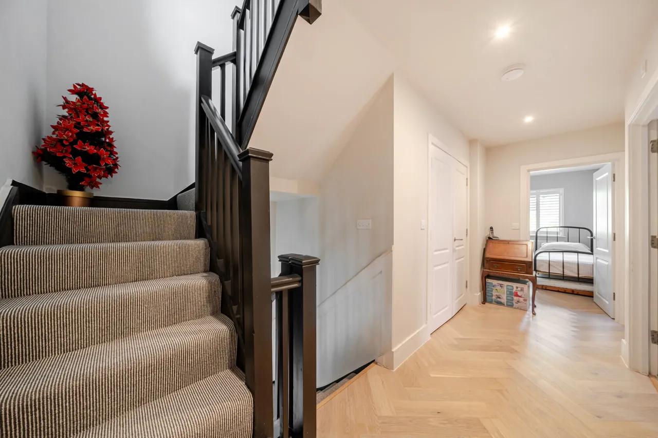 Brunswick Close, Epsom, KT17, photo 6